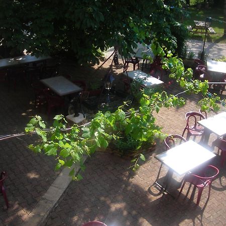 Hotel Chastrusse Nadaillac-de-Rouge Esterno foto