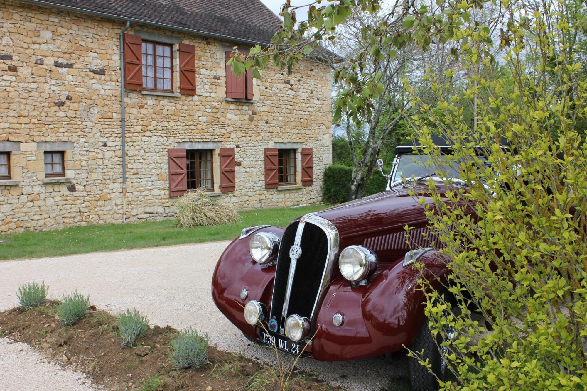 Hotel Chastrusse Nadaillac-de-Rouge Esterno foto