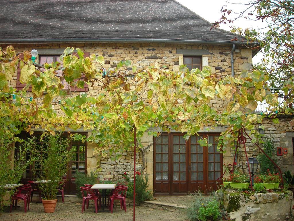 Hotel Chastrusse Nadaillac-de-Rouge Esterno foto