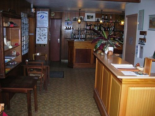 Hotel Chastrusse Nadaillac-de-Rouge Esterno foto